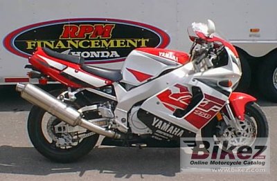 Yamaha YZF 750